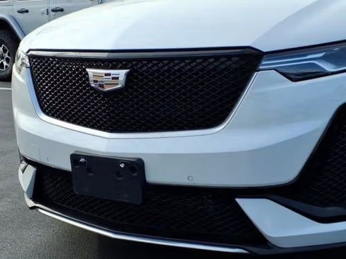 Used 2021 Cadillac XT6 Sport image 14