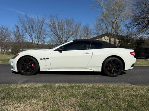 Used 2012 Maserati GranTurismo Sport image 9