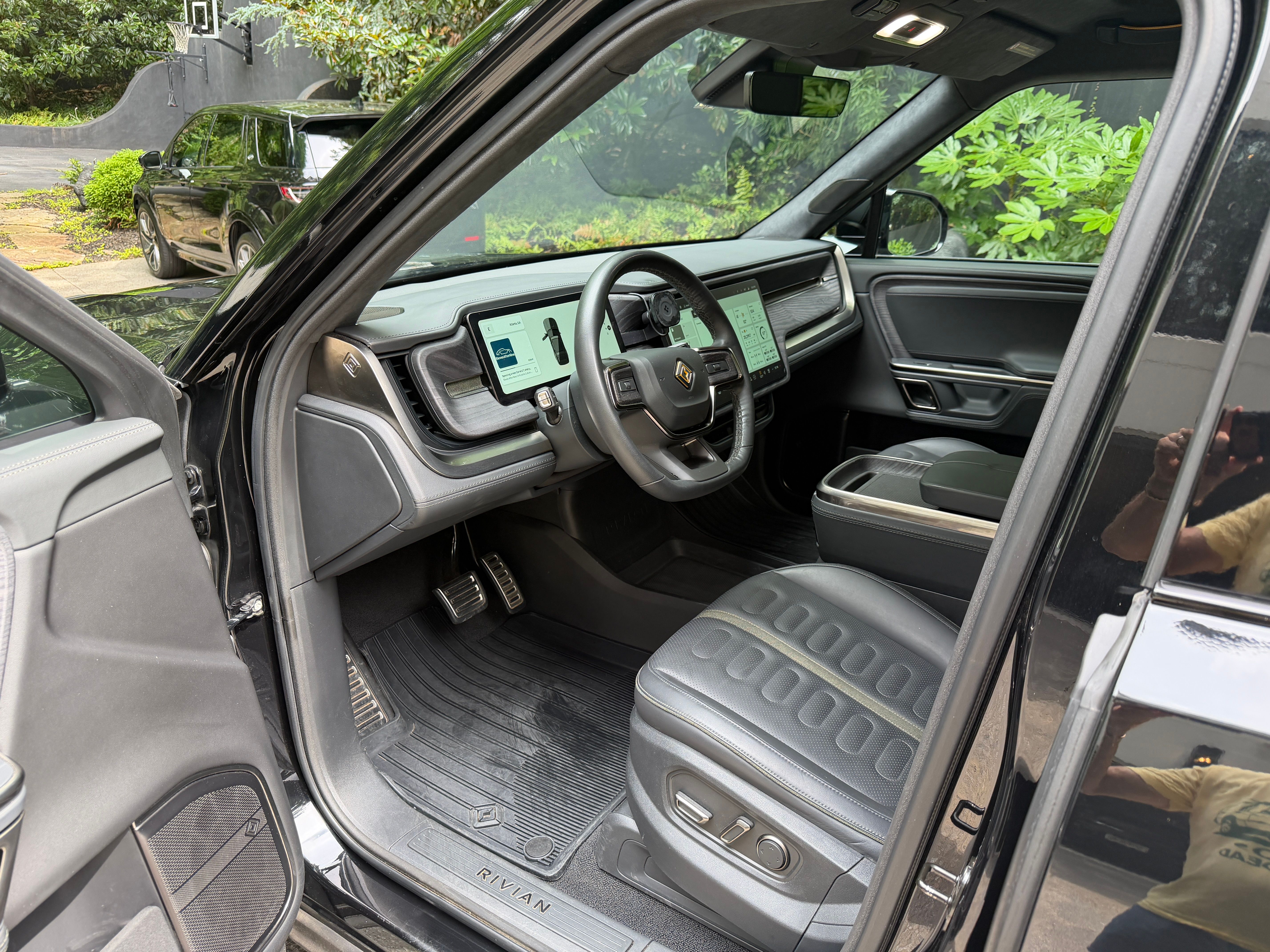 Used 2024 Rivian R1S Adventure AWD/4WD image 11