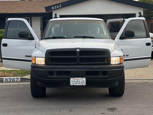 Used 2000 Dodge Ram 1500 Truck 2WD Quad Cab image 1