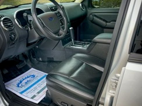 Used 2010 Ford Explorer Sport Trac Limited RWD image 14