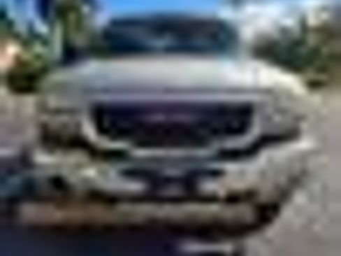Used 2005 GMC Sierra 3500 SLT w/ Heavy-Duty Power Package image 5