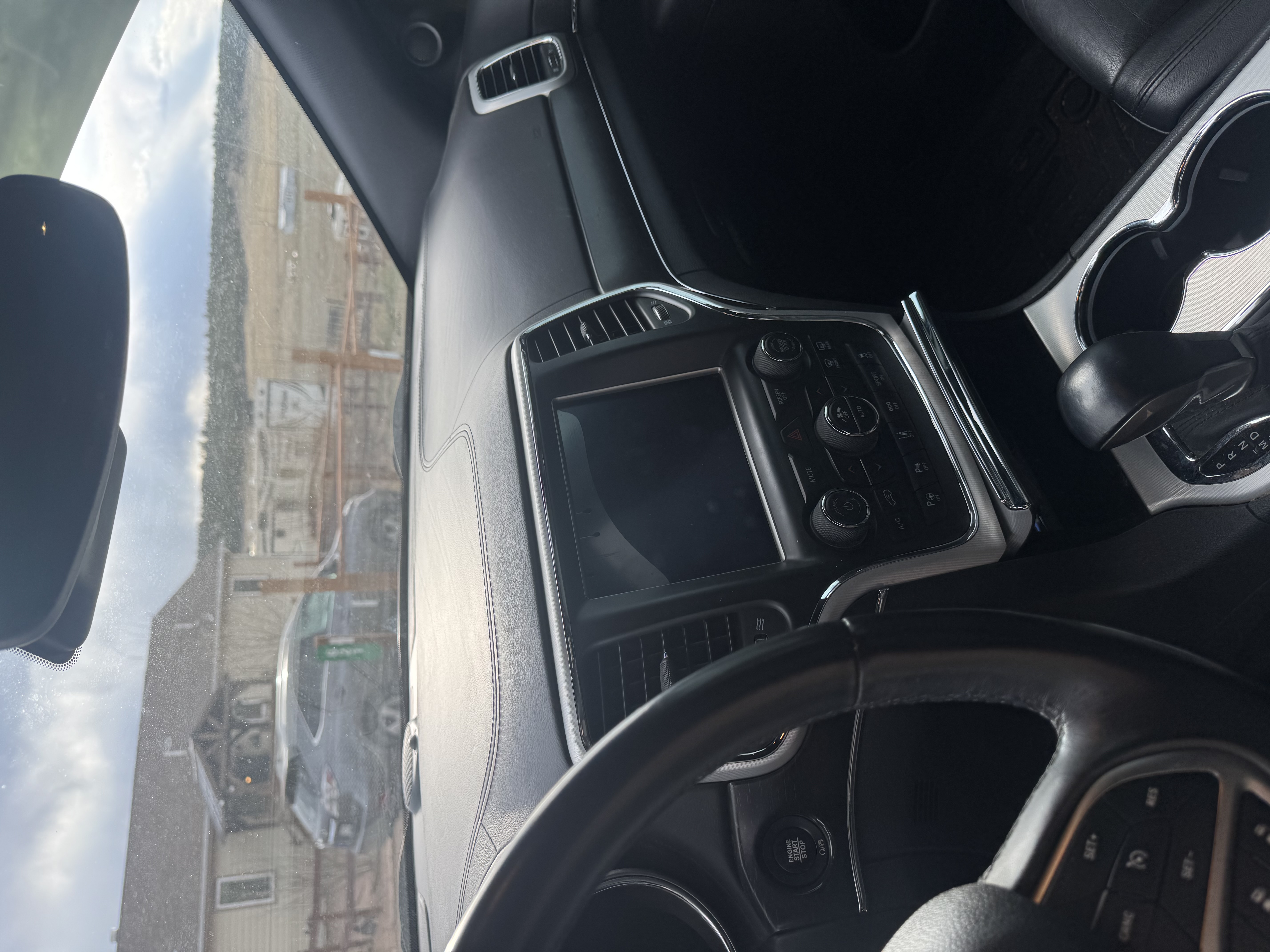 Used 2018 Jeep Grand Cherokee Limited AWD/4WD image 7