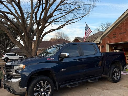 Used 2021 Chevrolet Silverado 1500 LT w/ Z71 Off-Road Package image 16