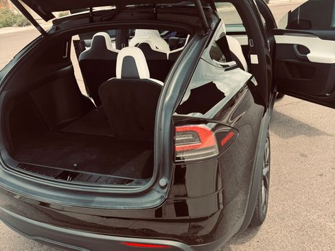 Used 2022 Tesla Model X AWD/4WD image 11