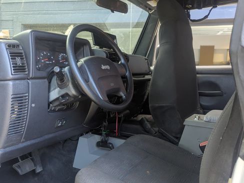 Used 2005 Jeep Wrangler SE AWD/4WD image 11