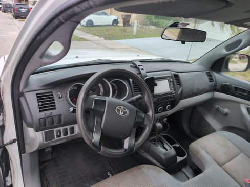 Used 2014 Toyota Tacoma Pickup 2D 6 ft image 8