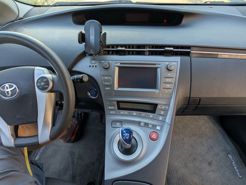 Used 2014 Toyota Prius Two image 23