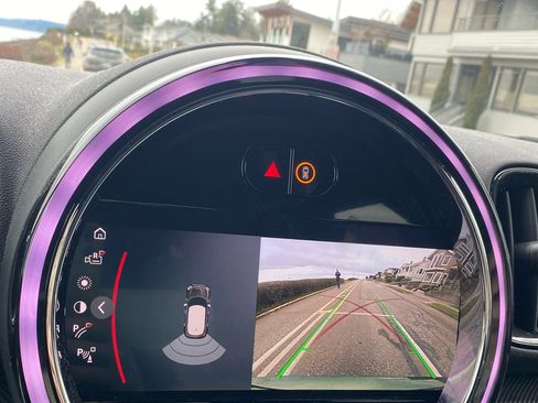 Used 2023 MINI Cooper Countryman SE w/ Storage Package image 8