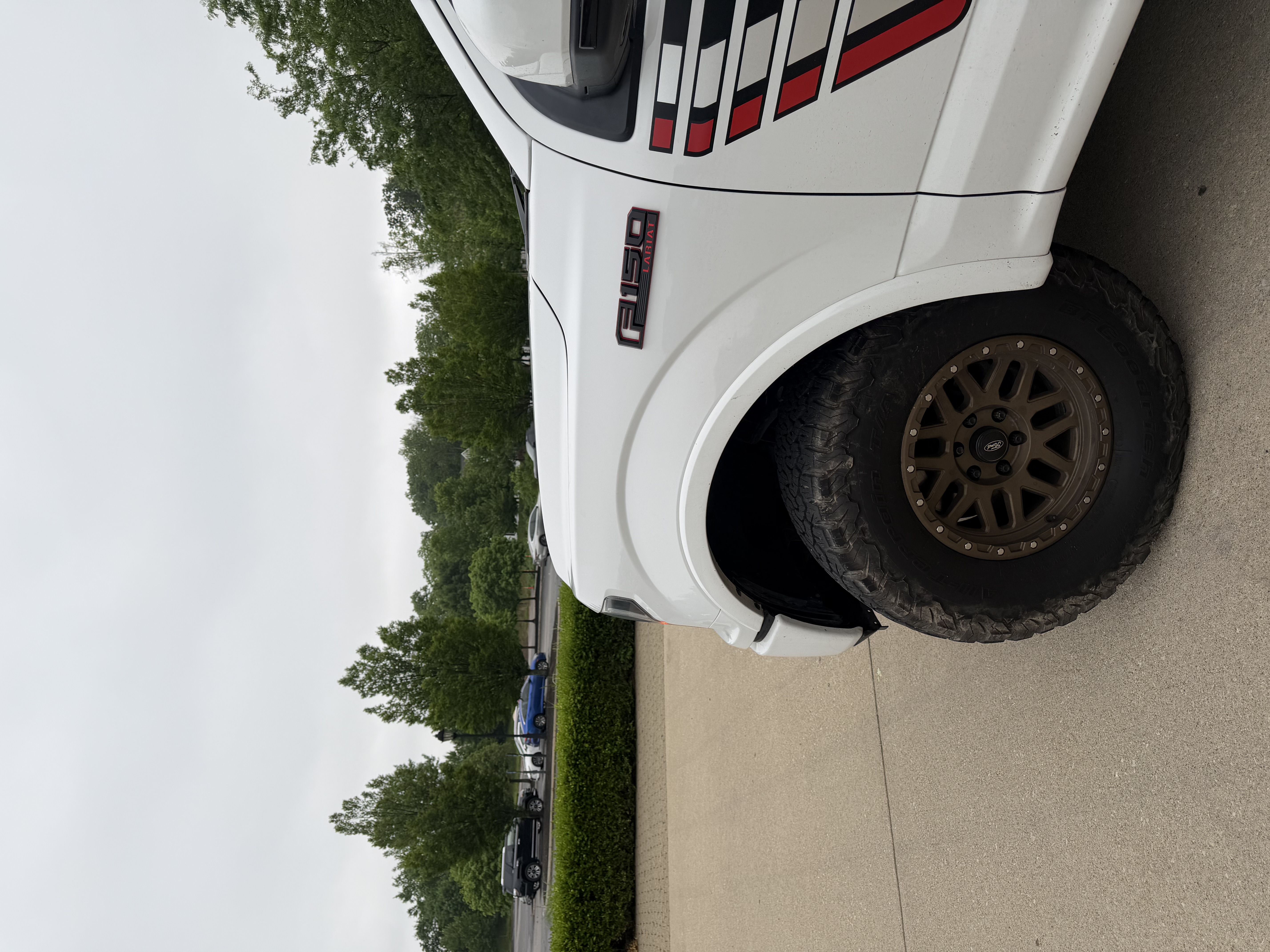 Used 2018 Ford F150 Lariat w/ Equipment Group 502A Luxury AWD/4WD image 9