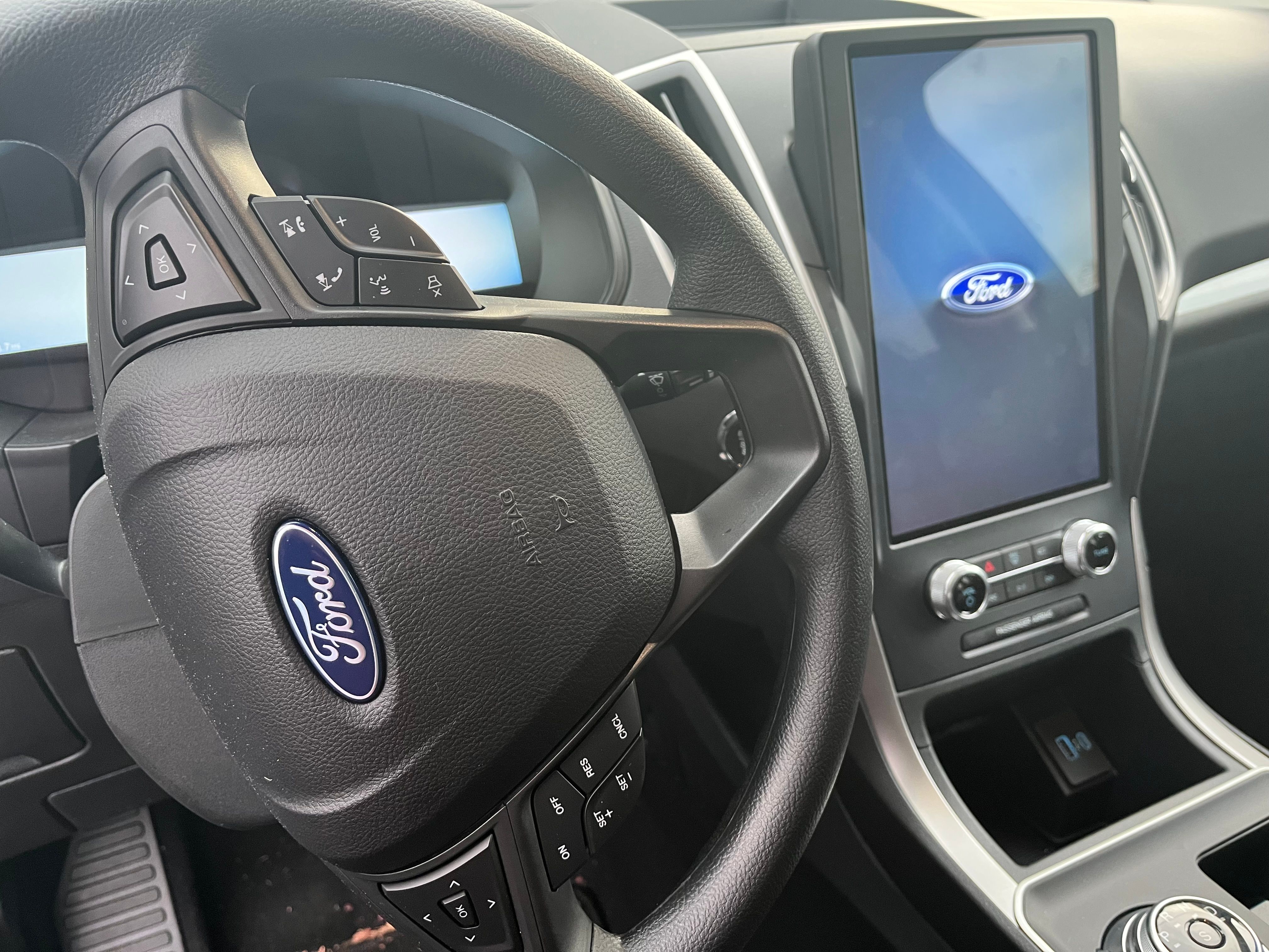 Used 2022 Ford Edge SE w/ Black Appearance Package AWD/4WD image 6