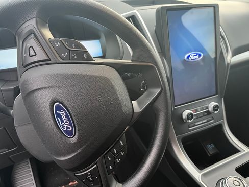 Used 2022 Ford Edge SE w/ Black Appearance Package image 6