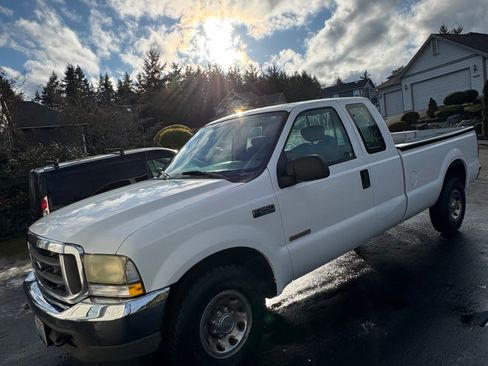Used 2004 Ford F250 XLT image 1