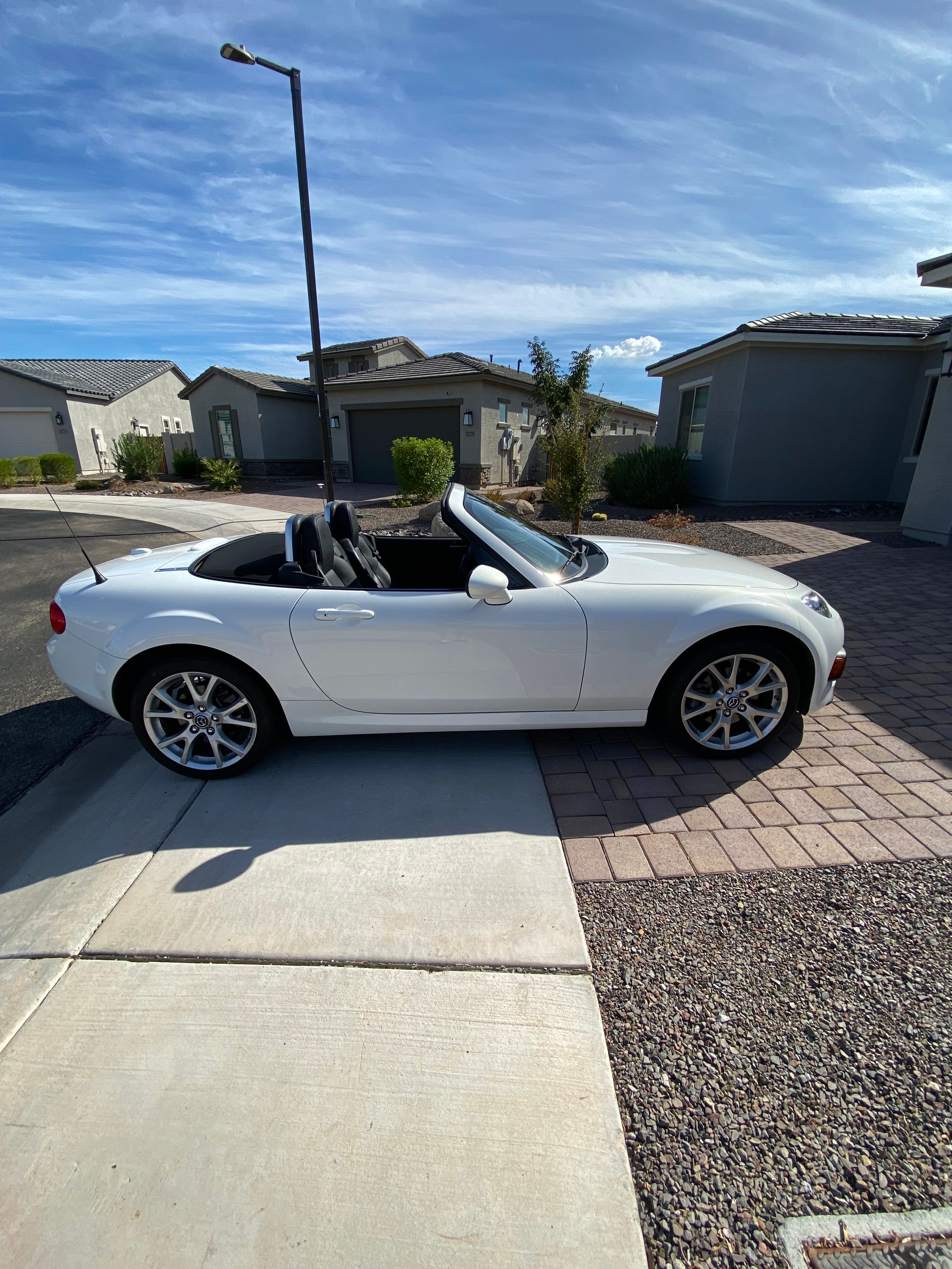 Used 2014 MAZDA MX-5 Miata Grand Touring w/ Premium Package RWD image 17