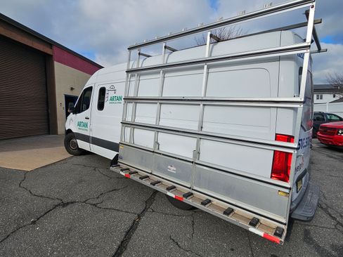 Used 2019 Freightliner Sprinter 3500 image 1