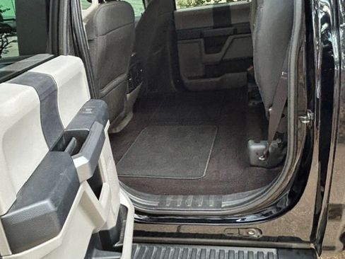 Used 2018 Ford F150 XL w/ Equipment Group 101A Mid AWD/4WD image 8