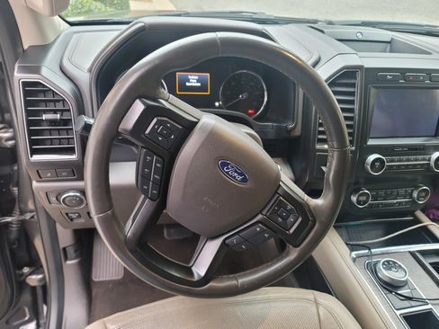 Used 2020 Ford Expedition Max Limited image 10