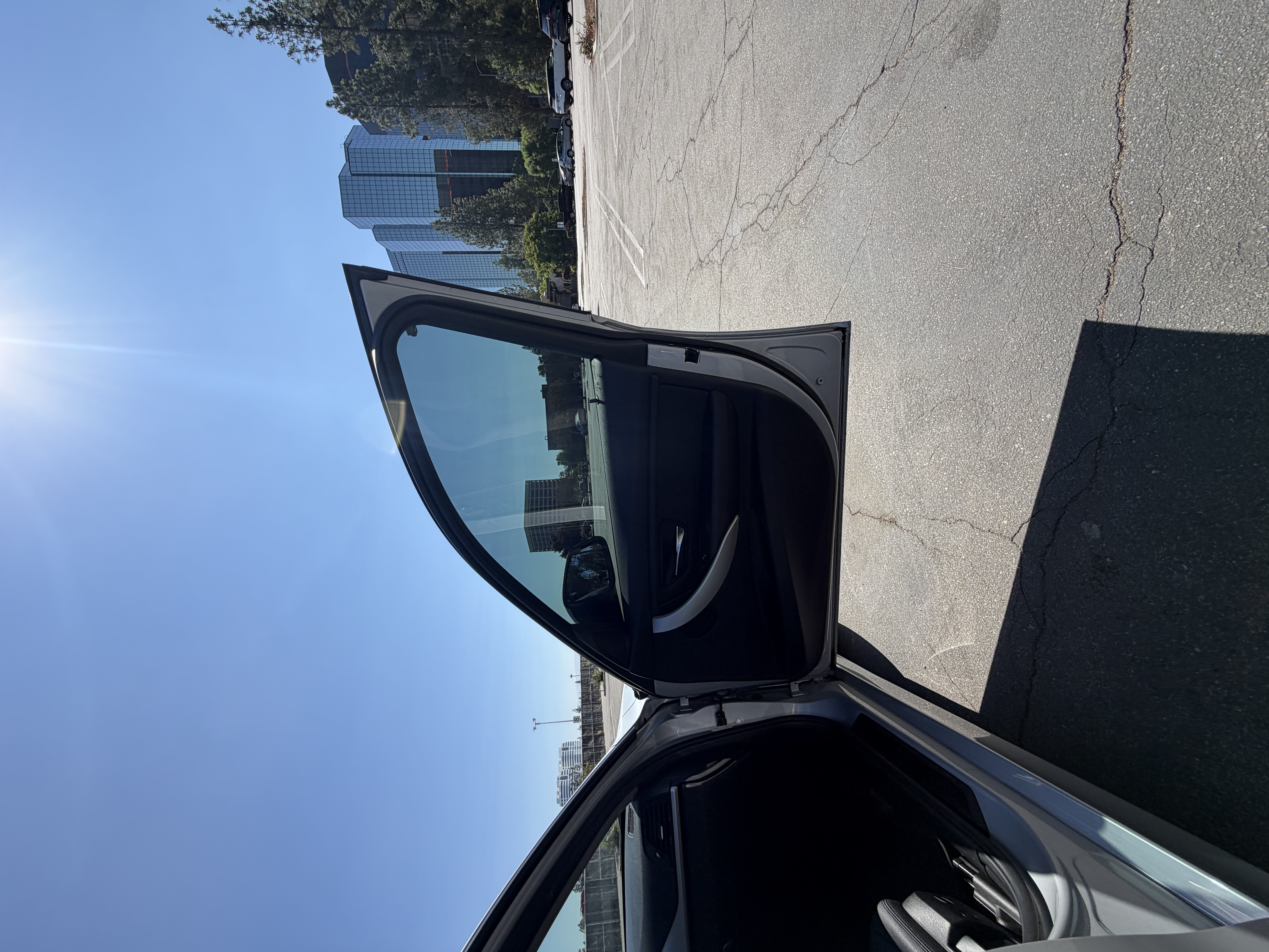 Used 2018 BMW 320i Sedan RWD image 17