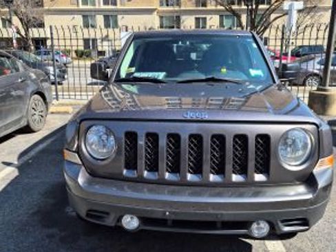 Used 2017 Jeep Patriot Latitude image 1