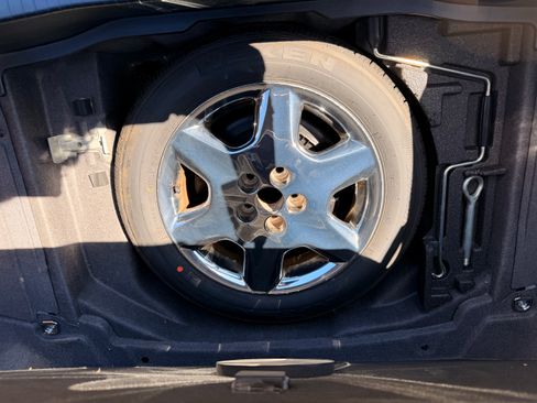 Used 2004 Lexus LS 430 RWD image 13