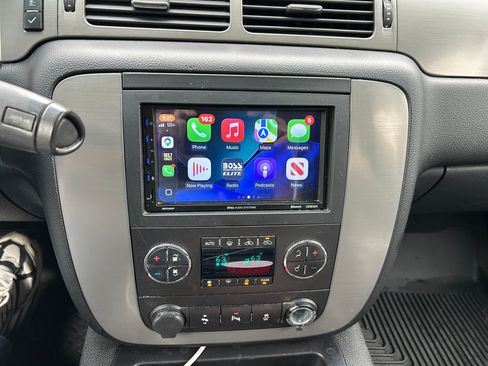 Used 2012 Chevrolet Avalanche LT w/ Suspension Package, Off-Road AWD/4WD image 6
