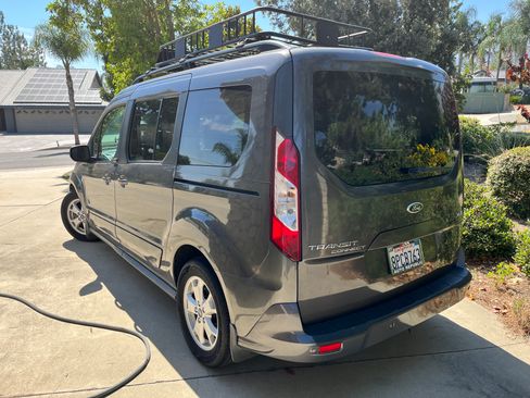 Used 2015 Ford Transit Connect XLT image 4