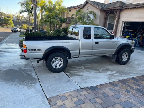 Used 2003 Toyota Tacoma PreRunner RWD image 1