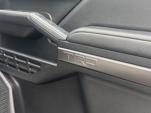 Used 2025 Toyota 4Runner 4WD image 4