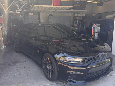 Used 2016 Dodge Charger R/T Scat Pack w/ Beats Audio Group RWD image 12