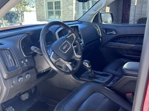 Used 2022 GMC Canyon Denali image 9