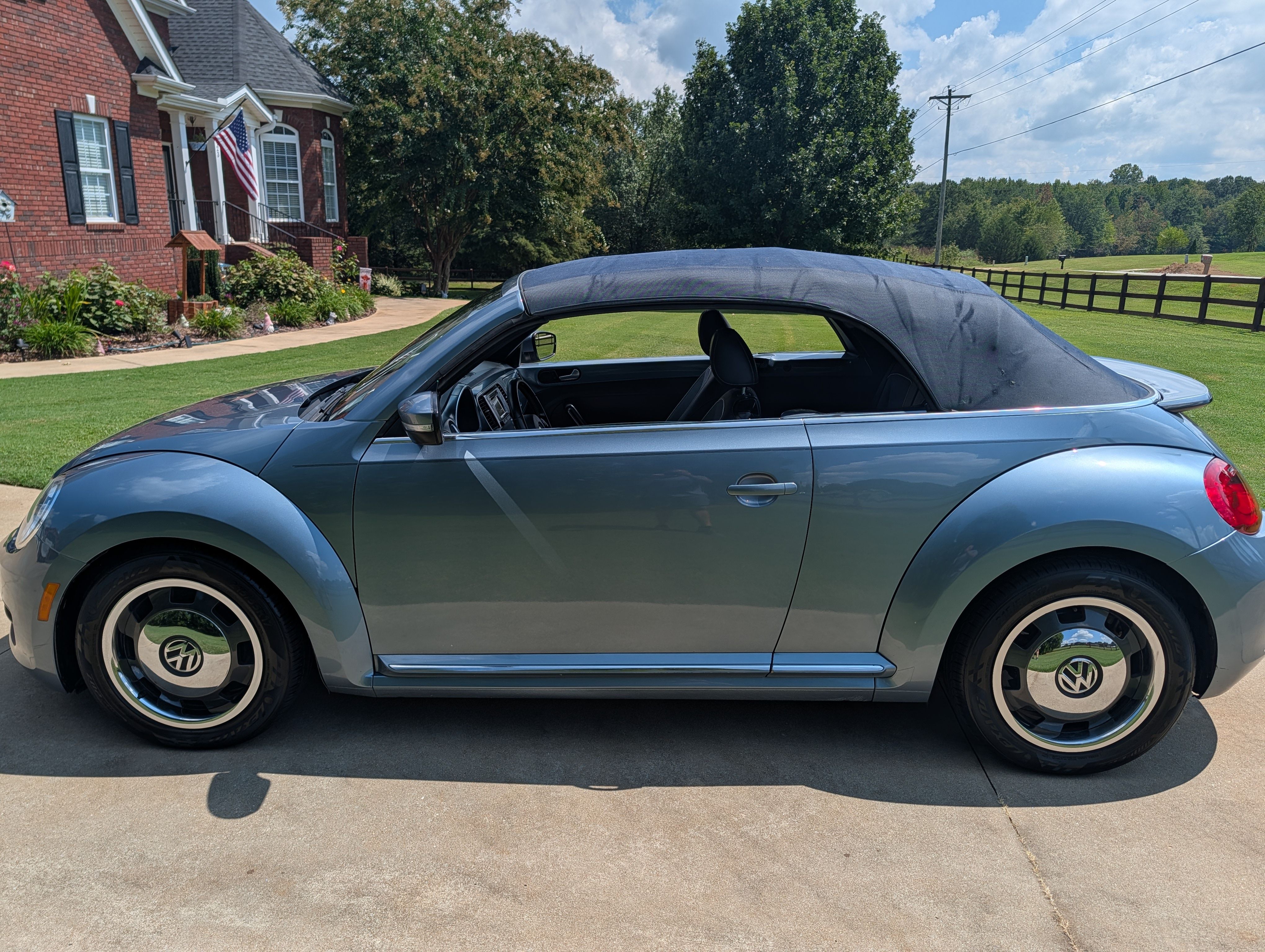 Used 2016 Volkswagen Beetle 1.8T Denim FWD image 11