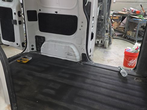 Used 2015 Chevrolet City Express LT w/ Technology Package FWD image 9