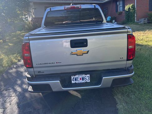 Used 2017 Chevrolet Colorado LT w/ LT Convenience Package AWD/4WD image 6