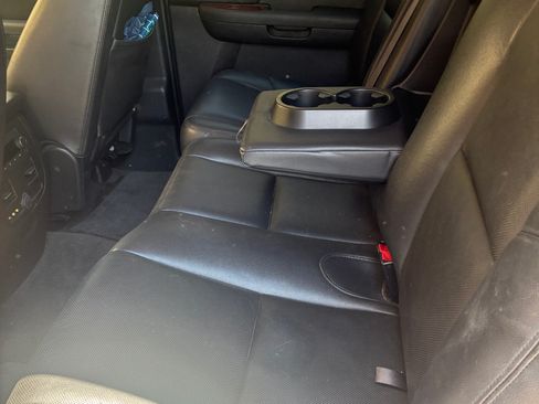 Used 2012 Chevrolet Avalanche LTZ AWD/4WD image 6