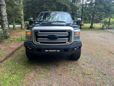 Used 2015 Ford F250 Platinum w/ FX4 Off-Road Package AWD/4WD image 2