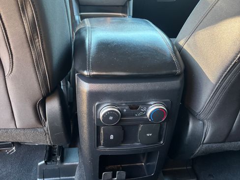 Used 2021 Ford Explorer XLT image 14