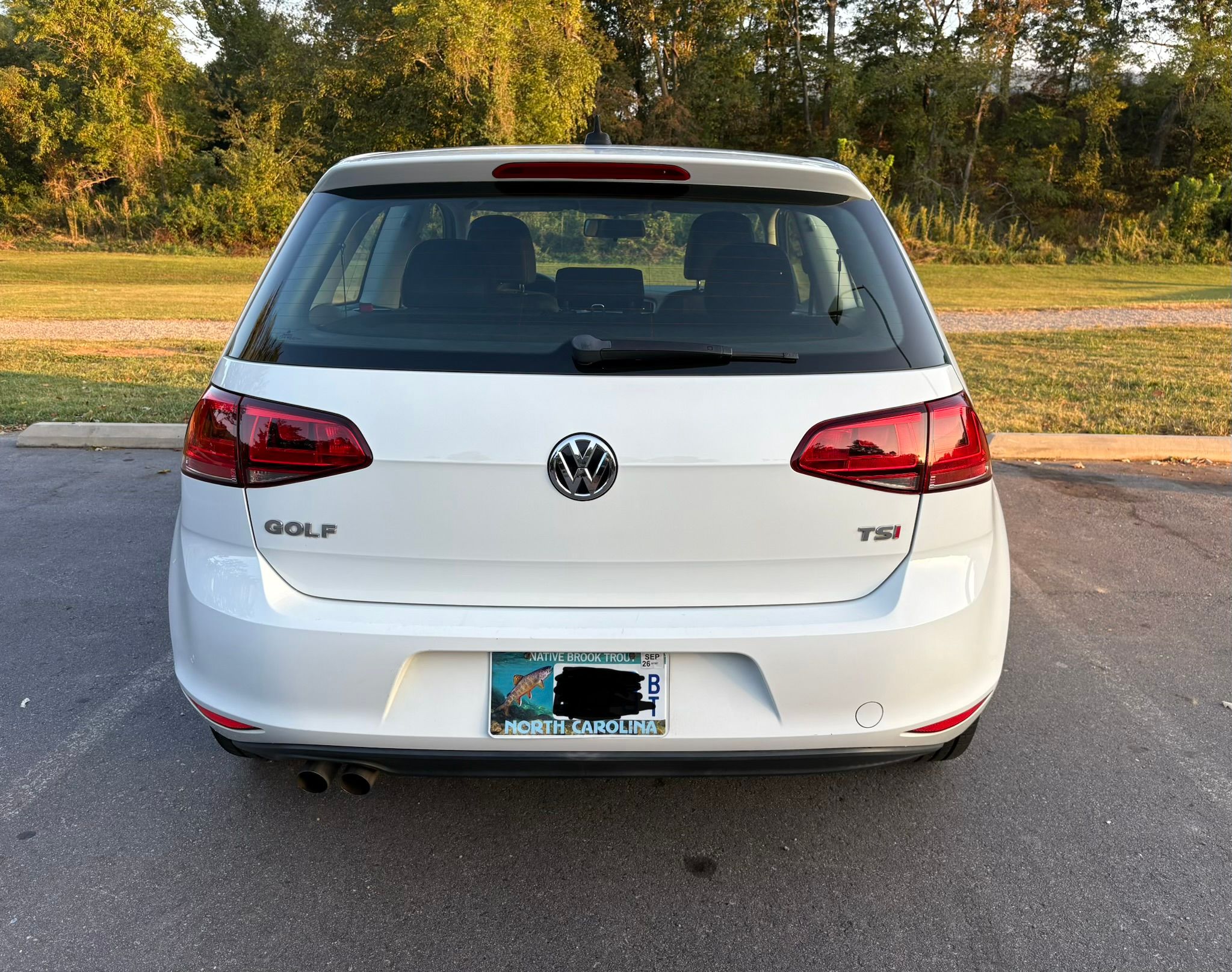 Used 2015 Volkswagen Golf S FWD image 4