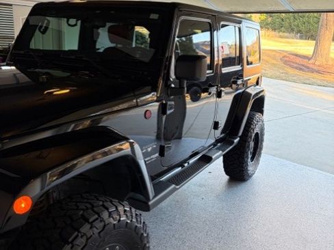 Used 2018 Jeep Wrangler Unlimited Sahara image 5