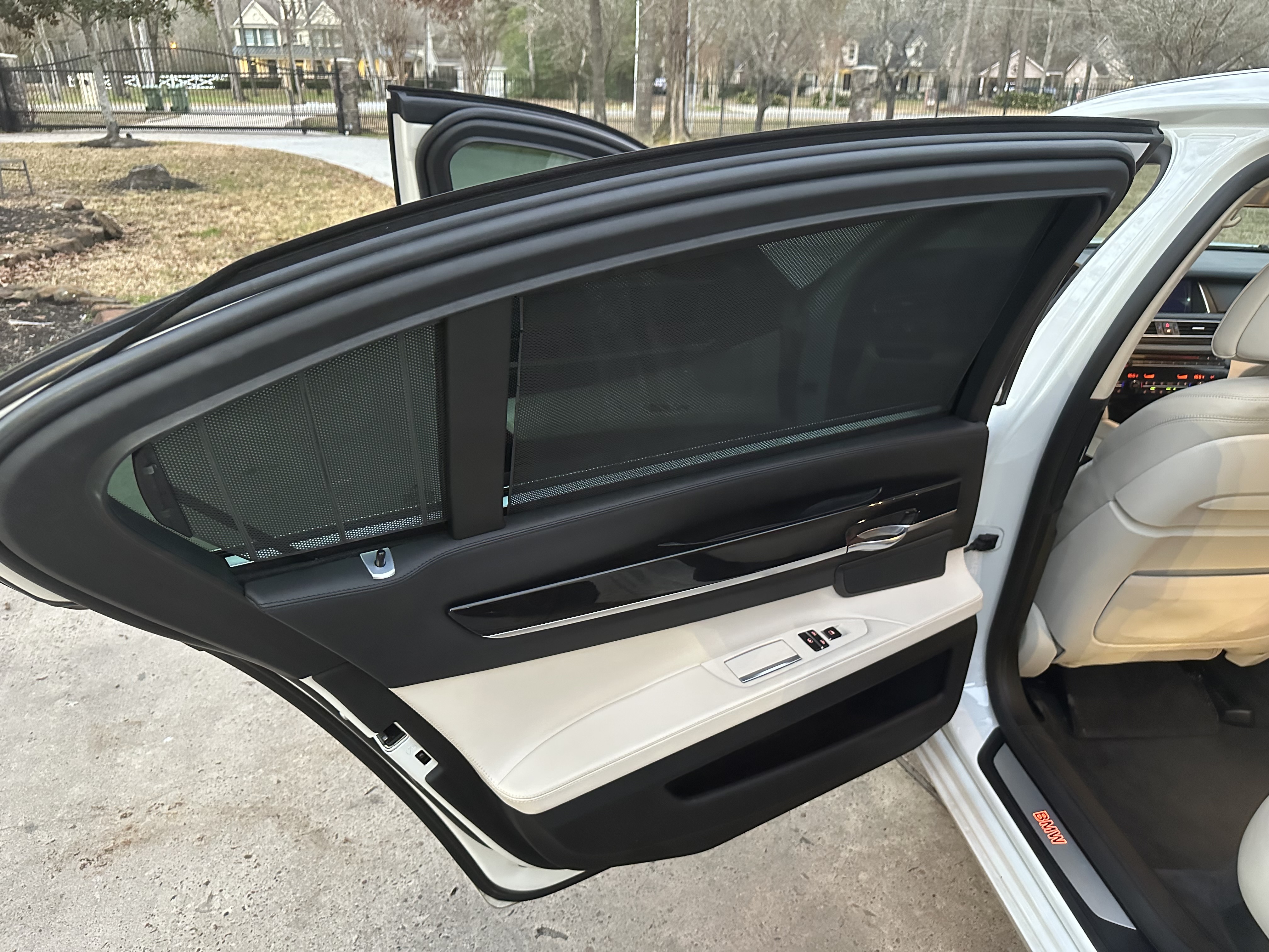 Used 2014 BMW 750Li RWD image 8