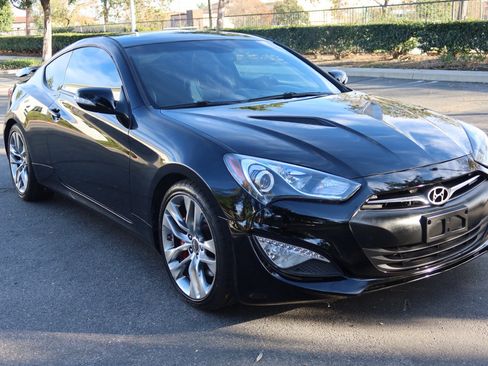 Used 2013 Hyundai Genesis 3.8 image 28