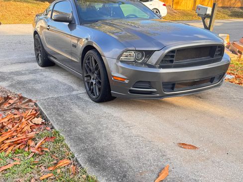 Used 2014 Ford Mustang GT image 8