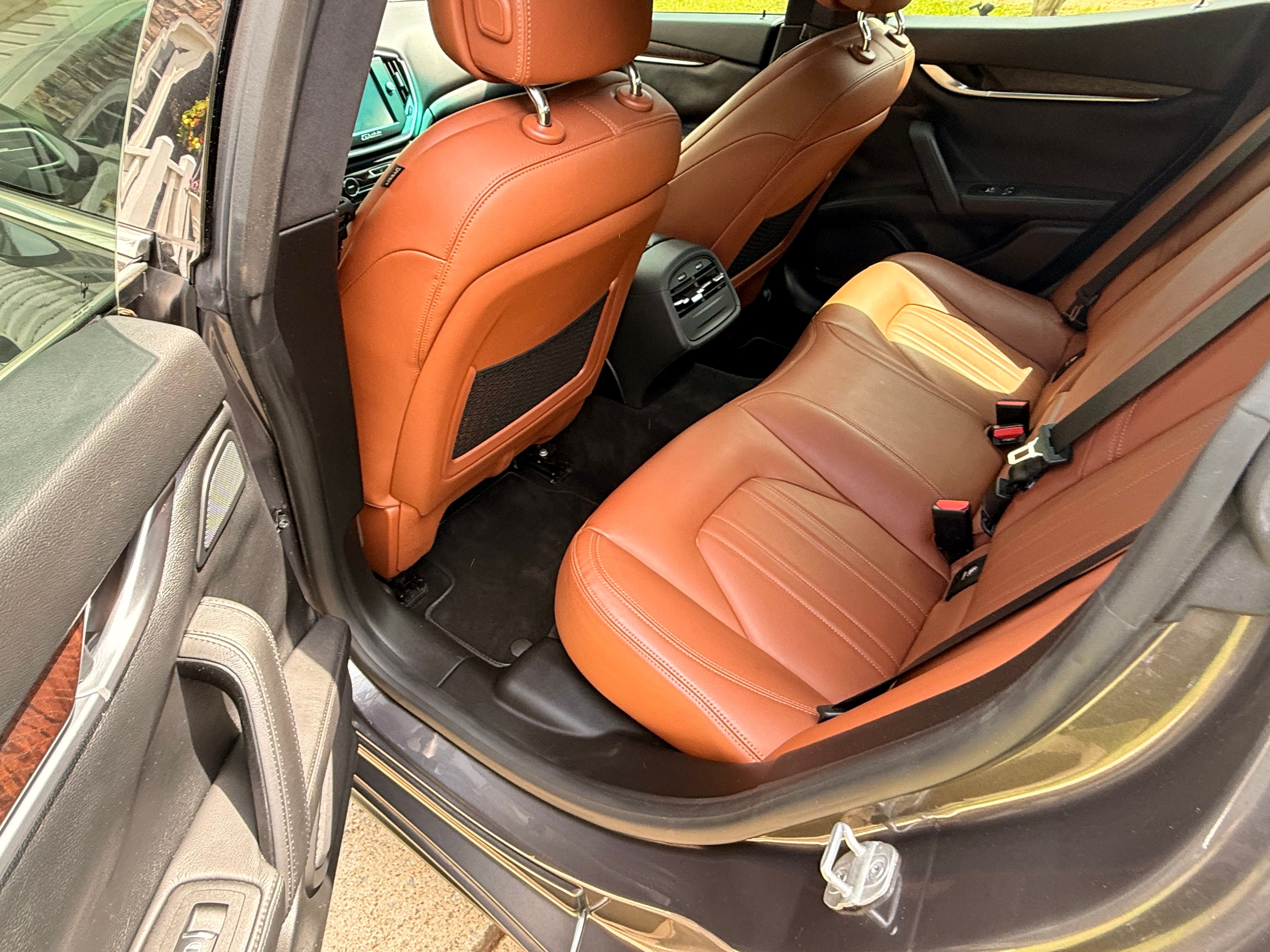 Used 2014 Maserati Ghibli RWD image 11
