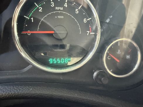 Used 2016 Jeep Wrangler Unlimited Sahara w/ Dual Top Group image 11