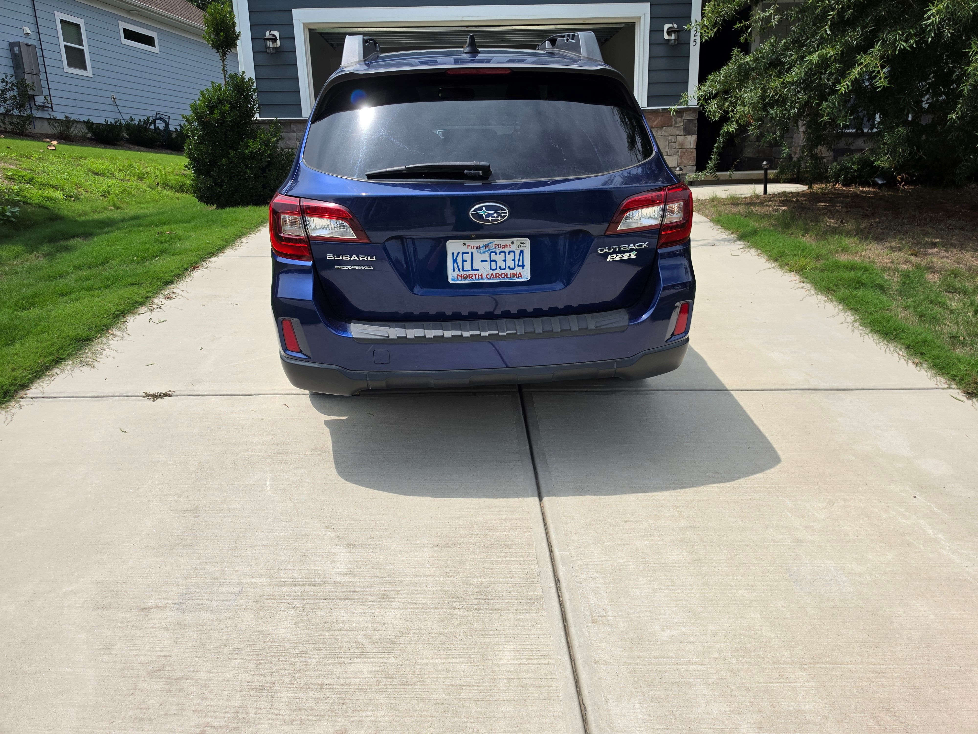 Used 2016 Subaru Outback 2.5i Limited AWD/4WD image 5