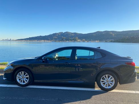 Used 2026 Toyota Camry LE image 1