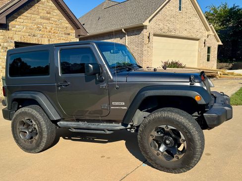 Used 2018 Jeep Wrangler Sport AWD/4WD image 4