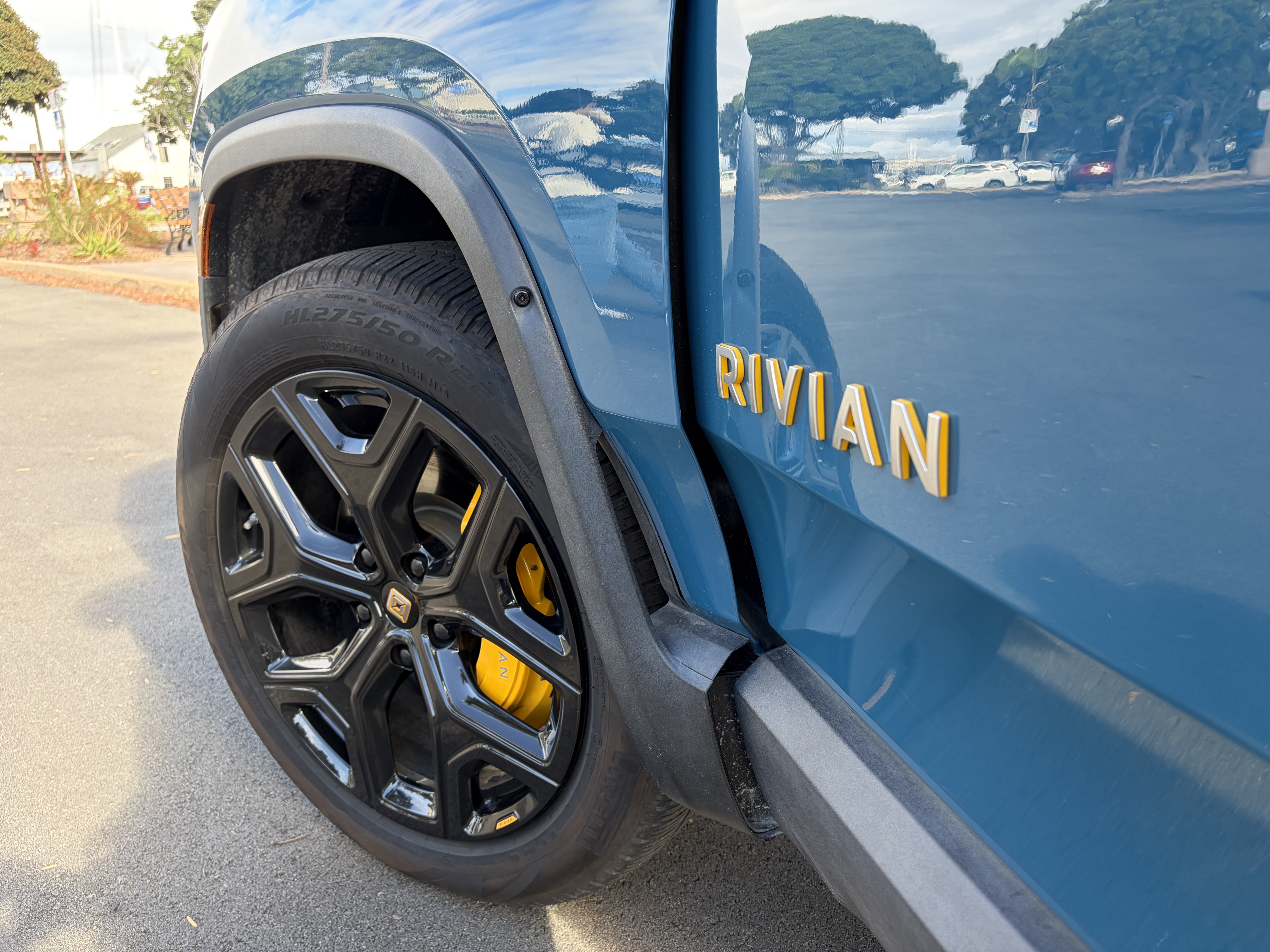 Used 2022 Rivian R1S Launch Edition Quad AWD/4WD image 32