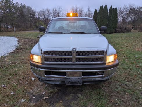 Used 1998 Dodge Ram 1500 Truck 2WD Regular Cab image 2
