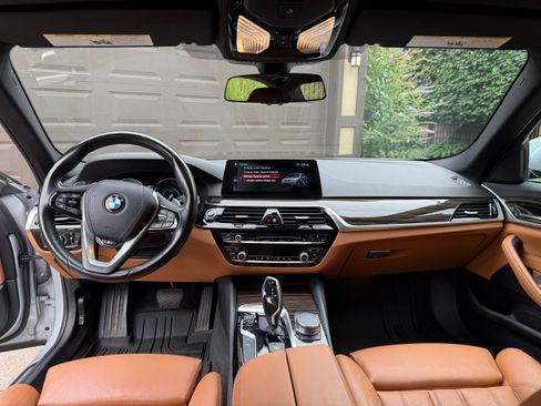 Used 2019 BMW 530e xDrive AWD/4WD image 11