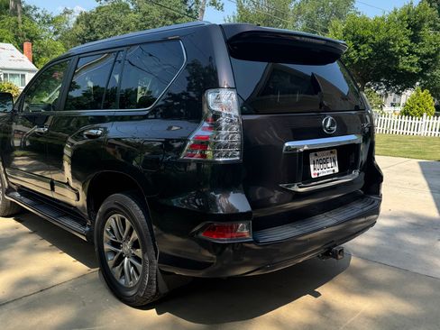 Used 2018 Lexus GX 460 Luxury AWD/4WD image 4